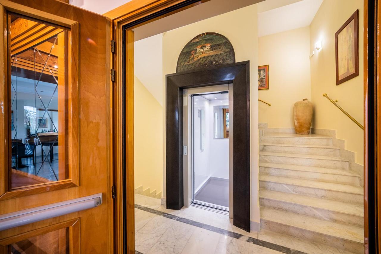 Hotel Il Gabbiano Sabaudia Eksteriør bilde