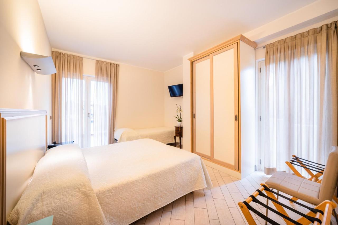Hotel Il Gabbiano Sabaudia Eksteriør bilde